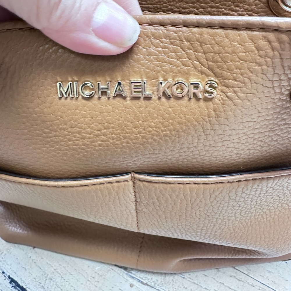Michael Kors Pebbled Leather Tote – Tan / Camel – Gold Hardware - Picture 6 of 9